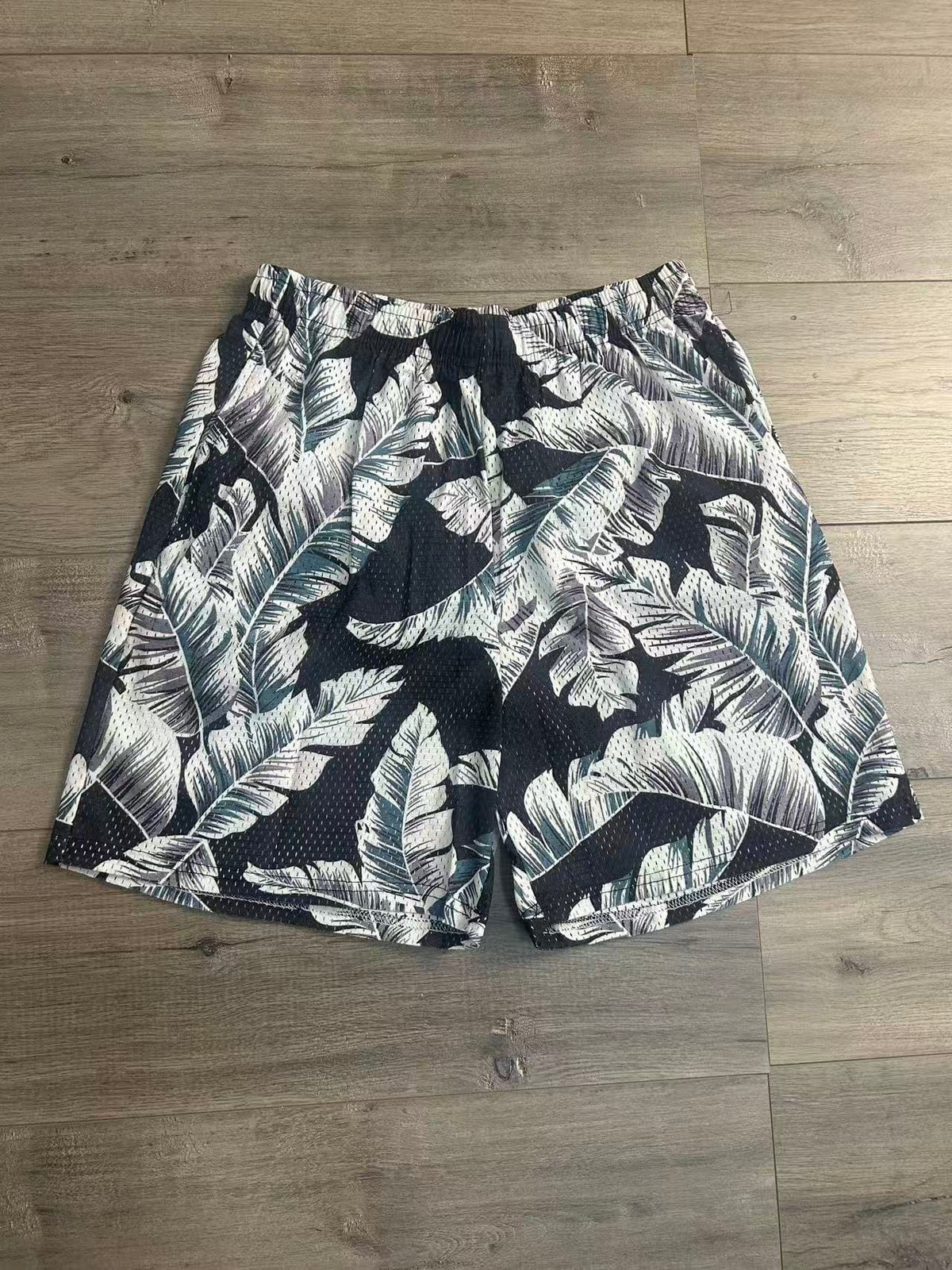SWAYING PALMS ONYX SHORTS-8916