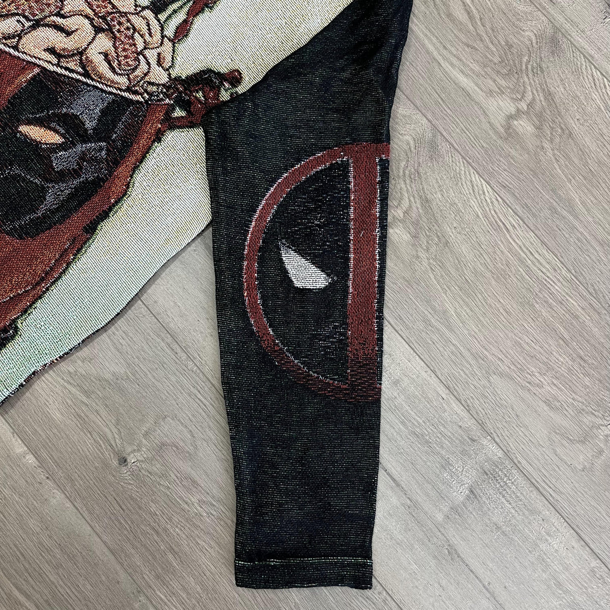DEADPOOL TAPESTRY HOODIE