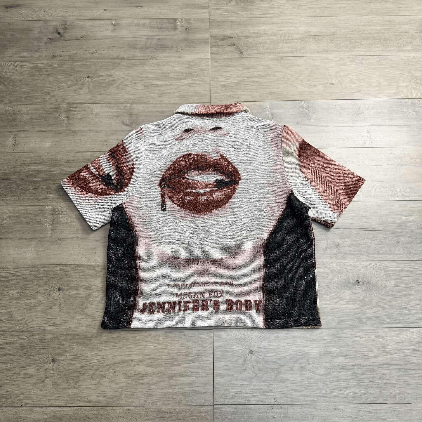 JENNIFER TAPESTRY TEE
