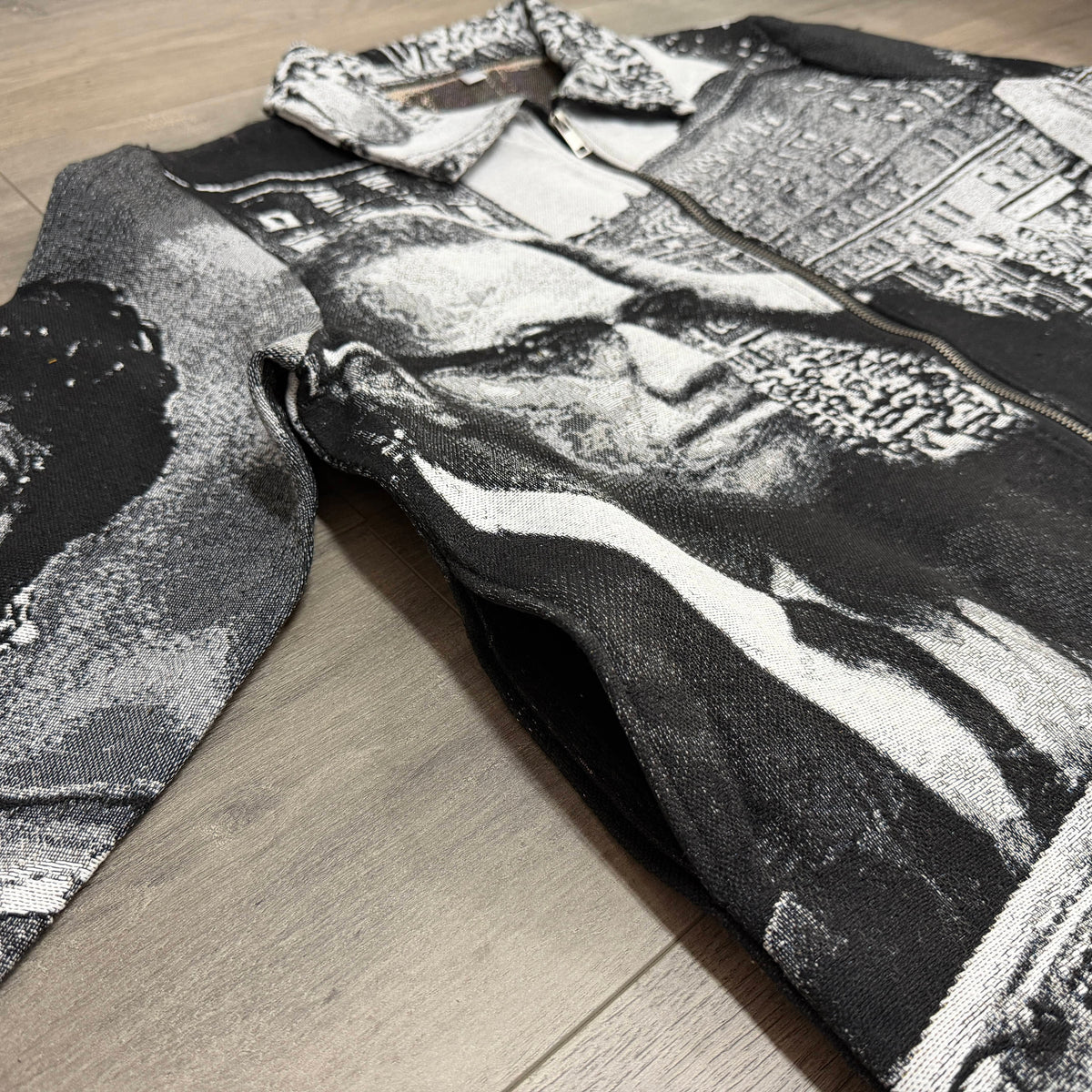 MALCOLM TAPESTRY TEE