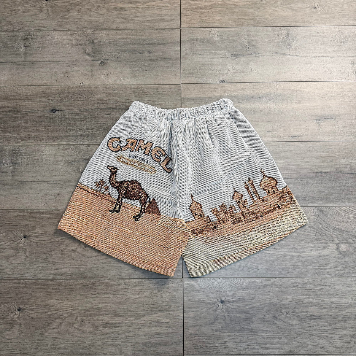 CAMEL TAPESTRY SHORTS