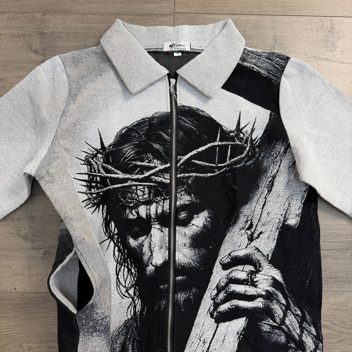 JESUS V3 TAPESTRY TEE