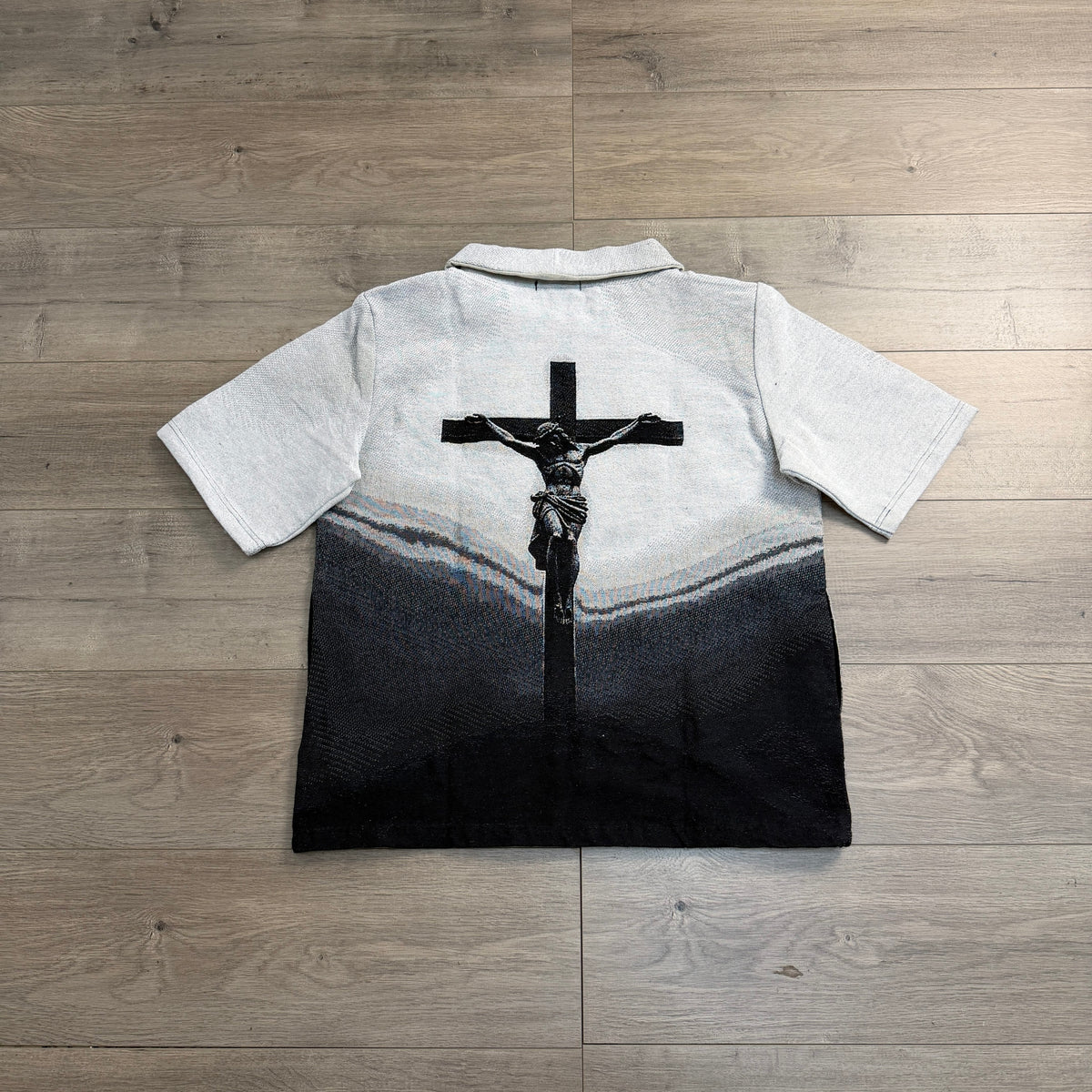 JESUS V3 TAPESTRY TEE