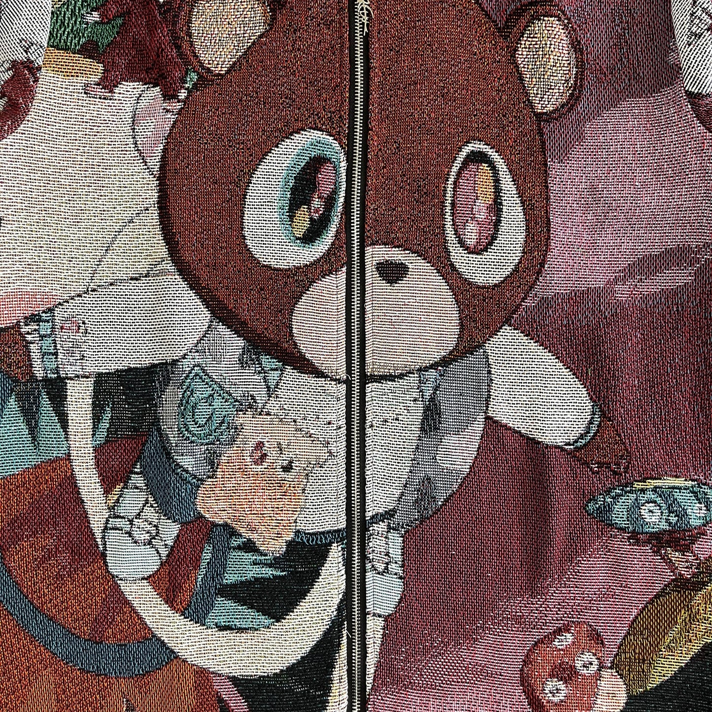 GRADUATION V3 TAPESTRY TEE