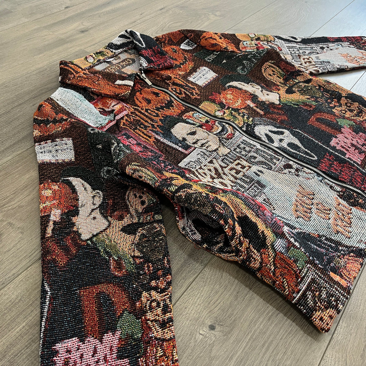 HALLOWEEN V2 TAPESTRY JACKET