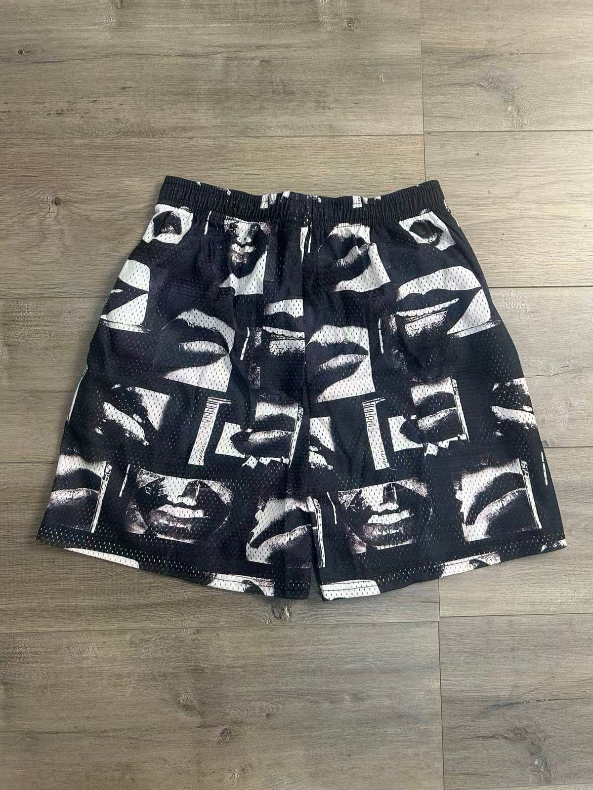 LIPS SHORTS-8915