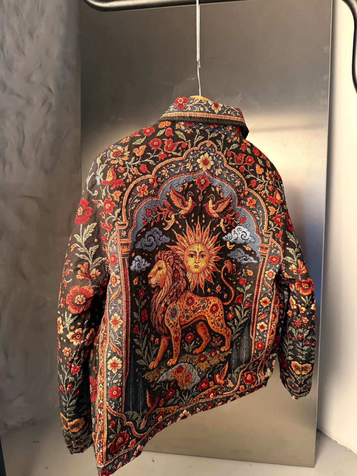 ROYAL LION V2 TAPESTRY JACKET